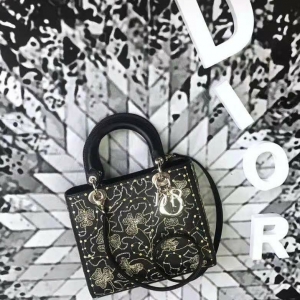 44550 DiorŮ�� Lady Dior������ ������Ƭ ţƤ���׹ �ϰµ�������� ��ɫ