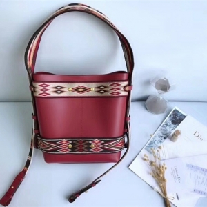 Dior OdeoŮ�� 2019�¿� СţƤ �������Ƿ� �ϰ����Ұ� ����ˮͰ�� ���