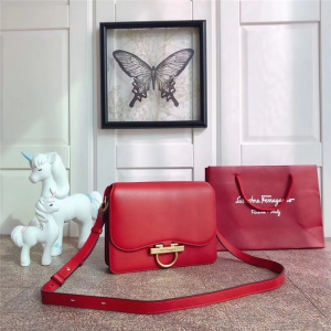 21H321 Ferragamo�ִ� �ﶬ���� Gancini���� �Ƹ���ĽŮ�� ���Ǽ�� ���