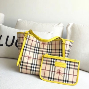 Burberry��ĸ�� ����ս������ �ͱ������ذ� ���ᵥ�繺��� ��ɫ