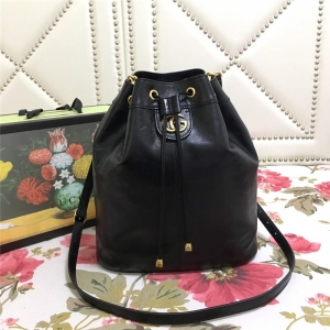 550189 Gucci Ophidiaϵ�� ţƤ���� �������� ��˫��б�� GucciˮͰ�� ��ɫ