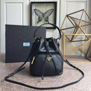1BH038 PradaŮ�� ����������� СţƤб��� PradaˮͰ�� ��ɫ
