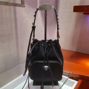 1BH1864 Prada�ִ� í����� ����ˮͰ�� ��������������б��� ��ɫ
