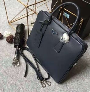 Prada�а� ʮ����ţƤ ���� ��ʿ���İ� �������а� Prada����� ����ɫ