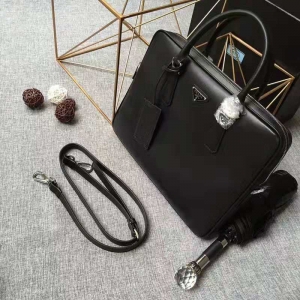 Prada�а� ʮ����ţƤ ���� ��ʿ���İ� �������а� Prada����� ��ɫ