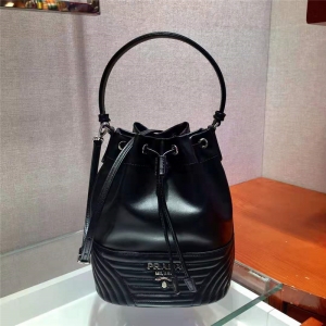 1BH038 PradaŮ�� ����������� 笷� СţƤб��� PradaˮͰ�� ��ɫ