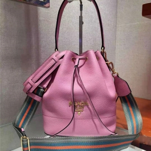 1BE018 PradaŮ�� СţƤ¹Ƥ�� ����������� ����ˮͰ�� Prada��� ��ɫ