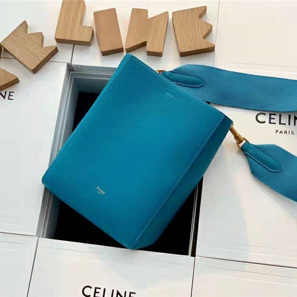 189303 Celine�ִ� SANGLE BUCKET С�� ����СţƤ CelineˮͰ�� ����ɫ