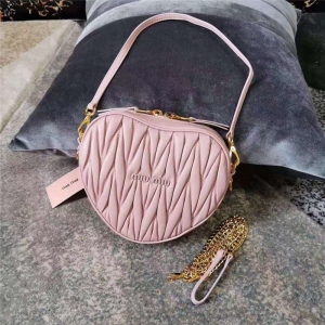 5BH166 MiuMiu���İ� Matelasse С��Ƥ ���������ִ� ��ɫ