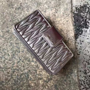 5BH042 MiuMiu2019�＾�¿� ������Ƥ �����ְ������ ǹɫ
