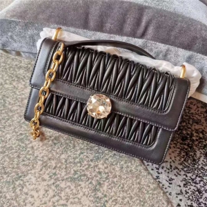 5BD130 MiuMiuר���¿� �Ứѹ�� ���Ƥ ���������� ��ɫ