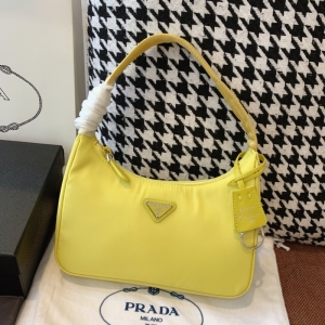 1NE515 Prada Re-Edition 2000 ���������ִ� ��������°� ��ɫ