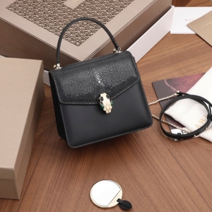 Bvlagari������ Serpenti Foreverϵ��Ů�� ������Ƥ������ͷ�� ��ɫ