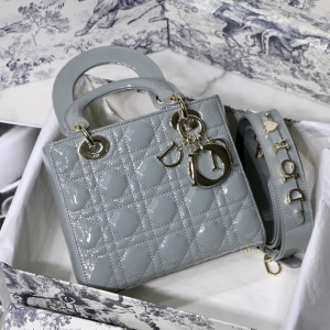M0538 �ϰ�Lady Dior My ABCDior �ִ� ��Ƥ�ٸ��� ��ɫ