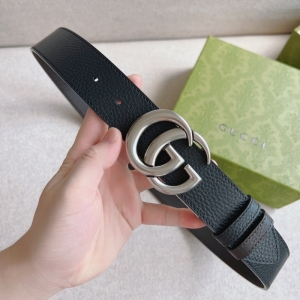 627055 Gucci ˫G����˫������ GG Marmontϵ�к�ɫ��ʿƤ�� ����