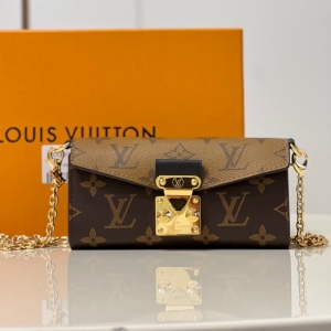 M00991 LV BITSY POUCH ���� 2023 Cruise �紺ϵ�пں�Կ�װ� �ƻ�