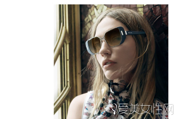  �߹����� Prada 2016����ϵ�а��� 